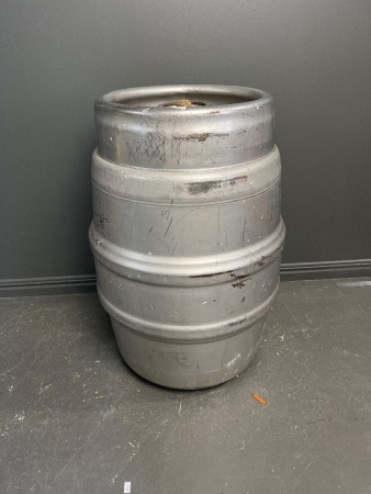 Beer Keg with Removable Brass Lid