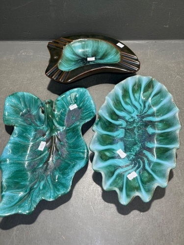 Blue Mountain Pottery including Two Art Deco Dishes and Ashtray