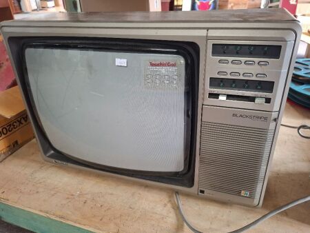 Vintage Toshiba 18-Inch TV