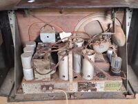 Philips Bakelite Radio - 4