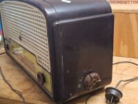 Astor Bakelite Radio - 3