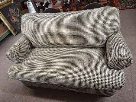 Seat Seater Lounge/Fold Out Sofa