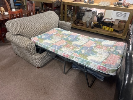 Seat Seater Lounge/Fold Out Sofa