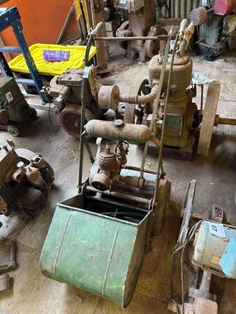 Cylinder mower with catcher