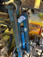 Hydraulic engine crane