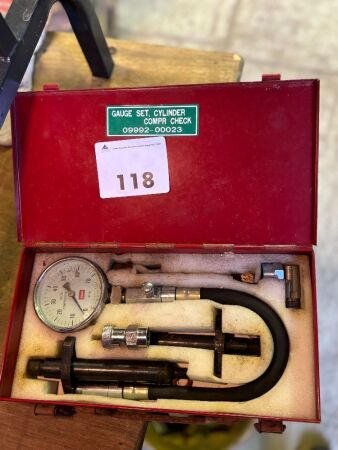 Cylinder compression check tool