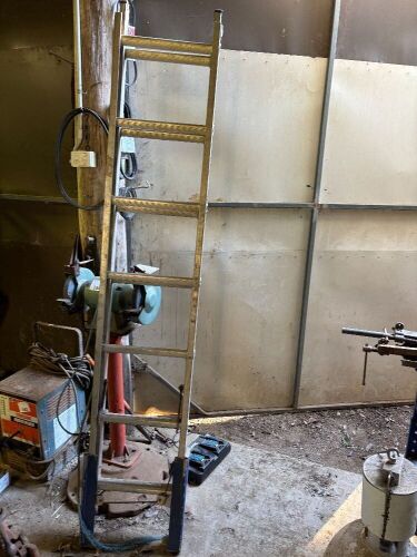 Aluminium extension ladder