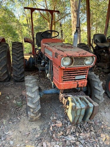 KUBOTA L245DT tractor with slasher