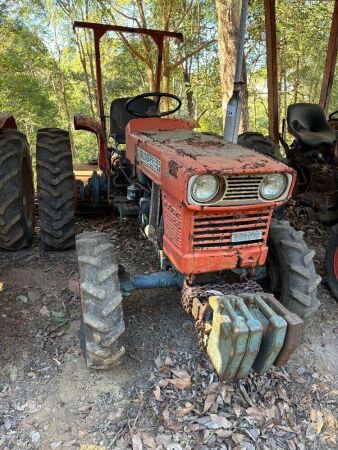 KUBOTA L245DT tractor with slasher