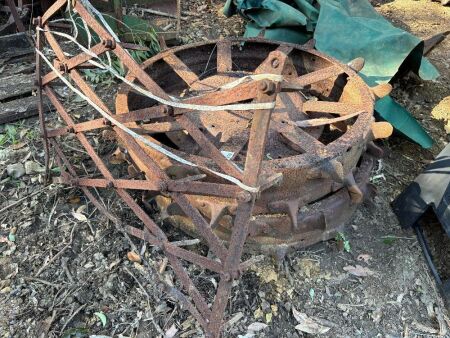 2x steel tractor wheels + harrows