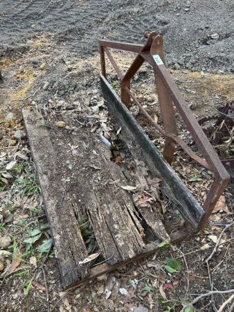 Metal 3PL carry-all frame