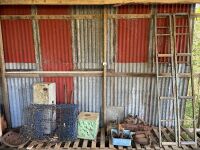 Assorted lot between shed posts