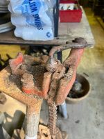 3x pipe vices - 2