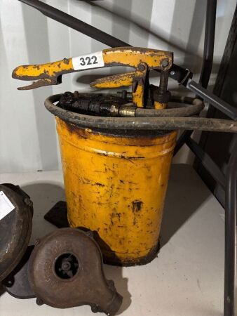 Large grease dispenser