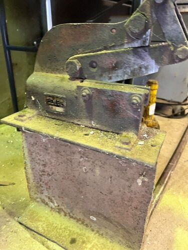 Metal shear