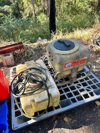 Pallet with spray tank + spare tank