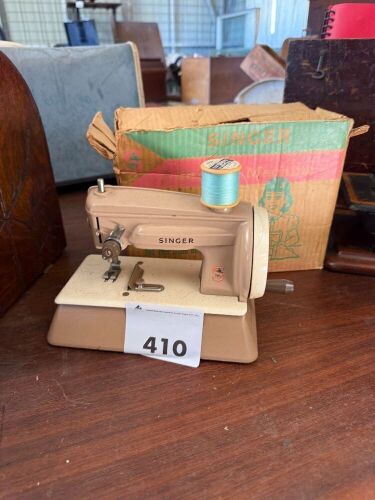 SINGER SewHandy sewing machine