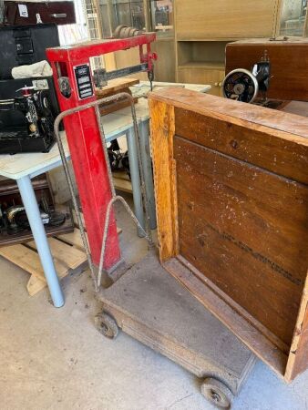 AVERY platform scales