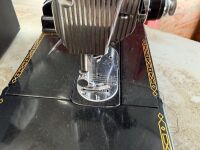 SINGER 222K Featherweight sewing machine with case - 6