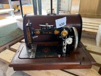 BUSY BEE sewing machine with case