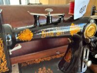 BUSY BEE sewing machine with case - 2