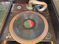 THE BELLABOSE gramophone and records - 2
