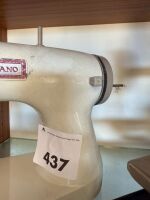 JONES MECCANO LOCKSTITCH sewing machine - 4