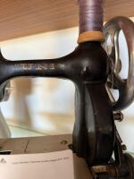 UNI USA sewing machine - 3