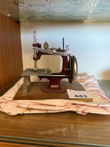 Miniature sewing machine