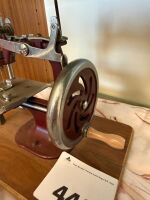 Miniature sewing machine - 3