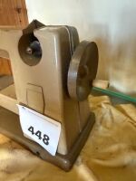 Unbranded miniature sewing machine - 3