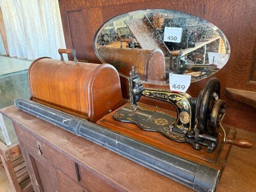SINGER shuttle sewing machine with case