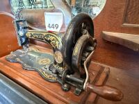 SINGER shuttle sewing machine with case - 3