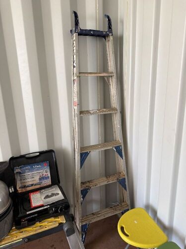 Aluminium step ladder