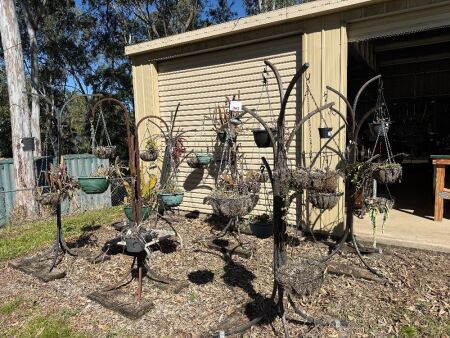 6x plant hangers and plants/baskets/pots