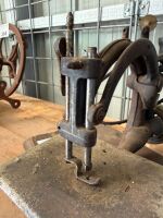 Willcox and Gibbs sewing machine - 2