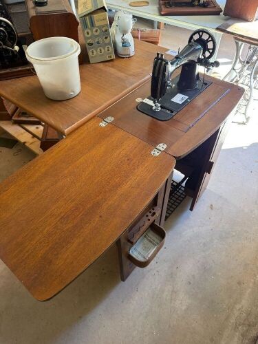 BEARFIELD Bluebird C sewing machine
