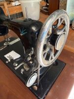 BEARFIELD Bluebird C sewing machine - 4