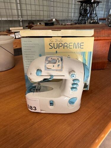Sew D&rsquo;Lite Supreme sewing machine IOB