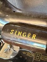 SINGER 221K Featherweight sewing machine with case - 3