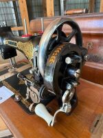STOEWER sewing machine in case - 3