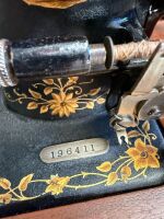 VICTORIA shuttle sewing machine with case - 3
