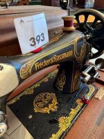 FRISTER and ROSSMAN shuttle sewing machine in case - 4