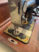 FRISTER and ROSSMAN shuttle sewing machine in case - 5