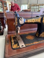 JONES Family CS shuttle sewing machine with case - no key - 2