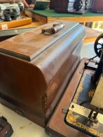 JONES Family CS shuttle sewing machine with case - no key - 6