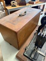 Unbranded shuttle sewing machine inlaid with MOP - with case - 5