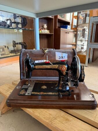 BRADBURY&rsquo;S Sew Ezy sewing machine with case