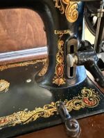 BRADBURY&rsquo;S Sew Ezy sewing machine with case - 4