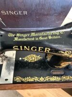 SINGER GB with case - 2